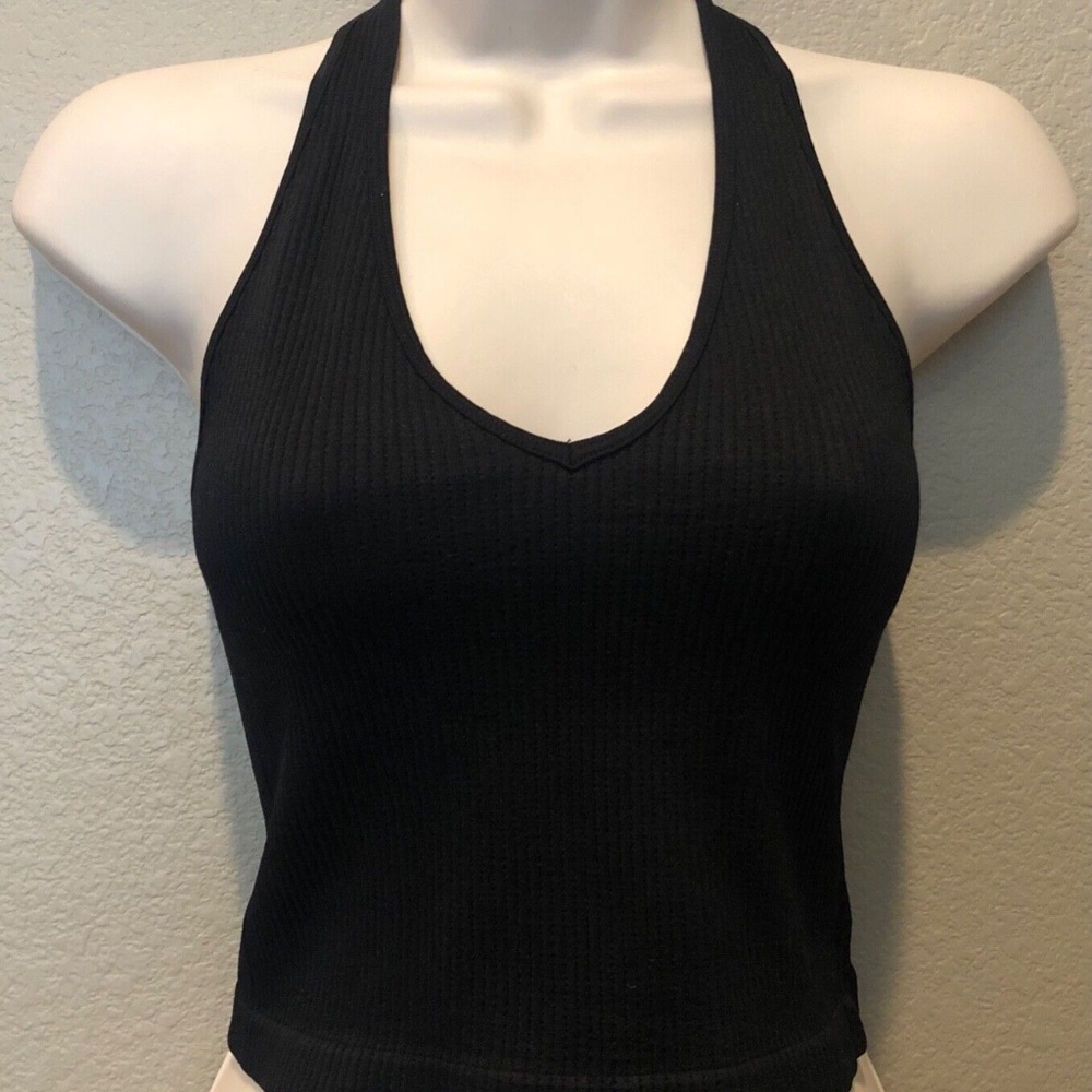 Dynamic Seamless Apparel Women's Black Stretch Ribbed Cropped Halter Top OS